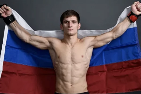 Евлоев победил Гранди на турнире UFC Fight Island 3